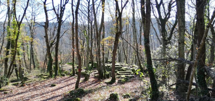 Bomarzo: la torre di Chia, la necropoli di Santa Cecilia e la piramide etrusca