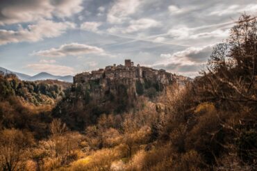 Domenica 12 marzo – Tuscia: Vitorchiano, il borgo sospeso